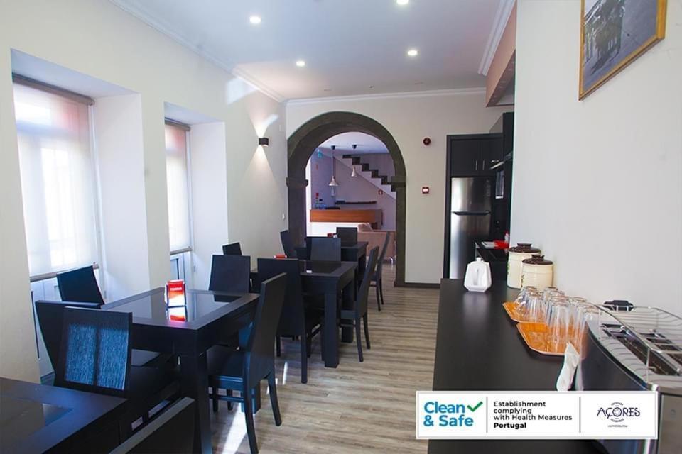 D. Irene Hostel Lajes Bagian luar foto