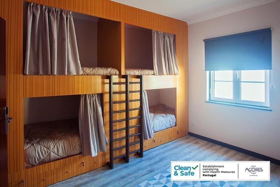 D. Irene Hostel Lajes Bagian luar foto