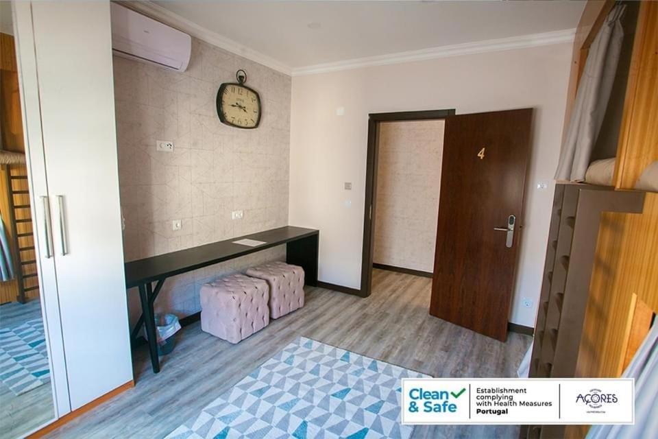 D. Irene Hostel Lajes Bagian luar foto